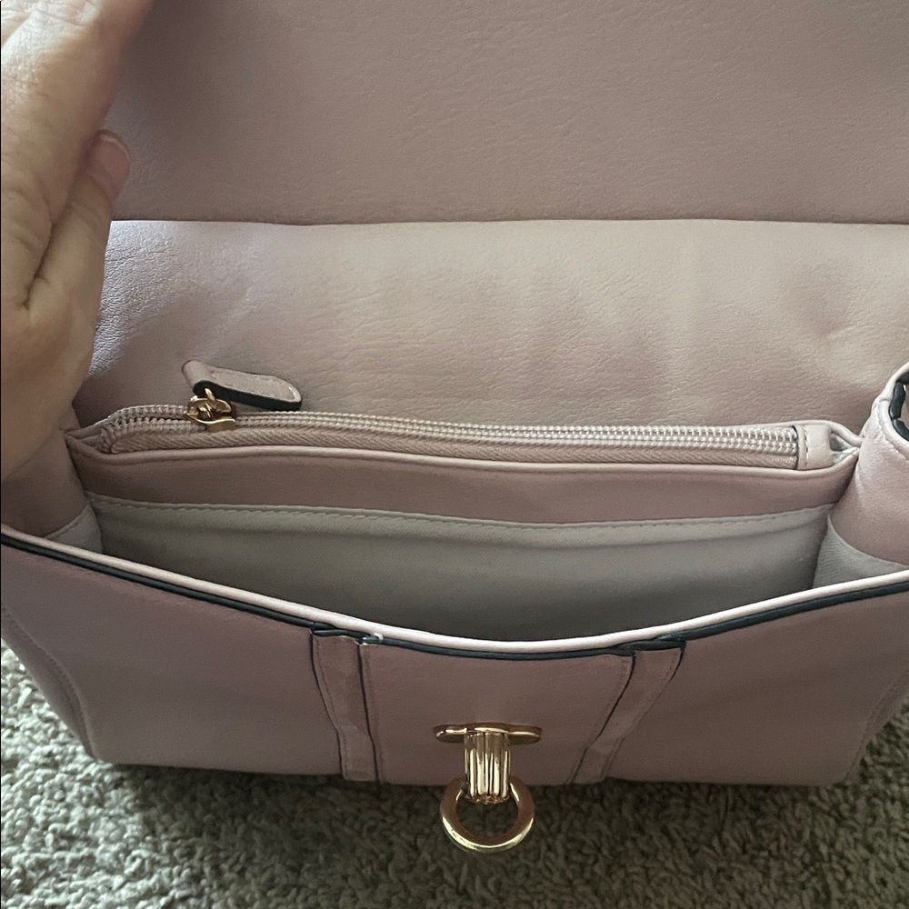 Elegant Pink Shoulder Bag - Picture 4 of 4